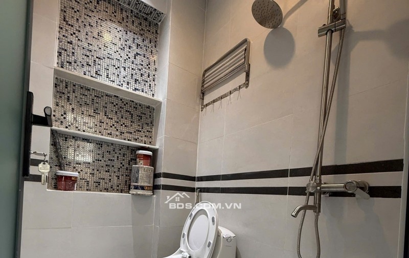 Hẻm Ô TÔ 6m, 100m ra Mặt tiền Cộng Hòa, 46m2, 4 Tầng, chỉ 11.5 tỷ. Phường 4, quận Tân Bình